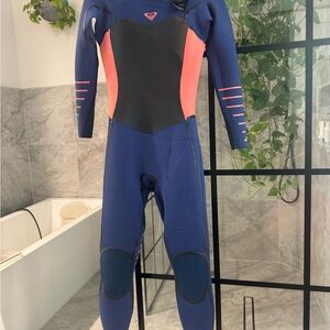 Quiksilver Blue and Pink Women's Wetsuit